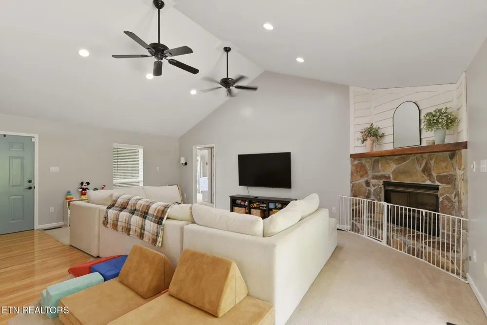 235 Raccoon Valley Rd Maynardville, TN 37807