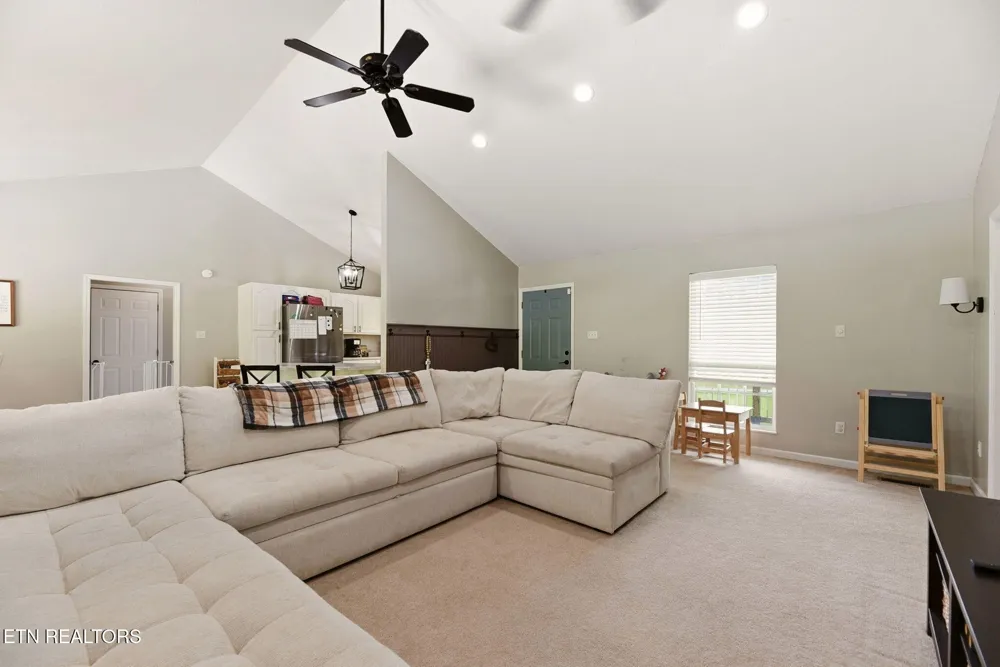 235 Raccoon Valley Rd Maynardville, TN 37807