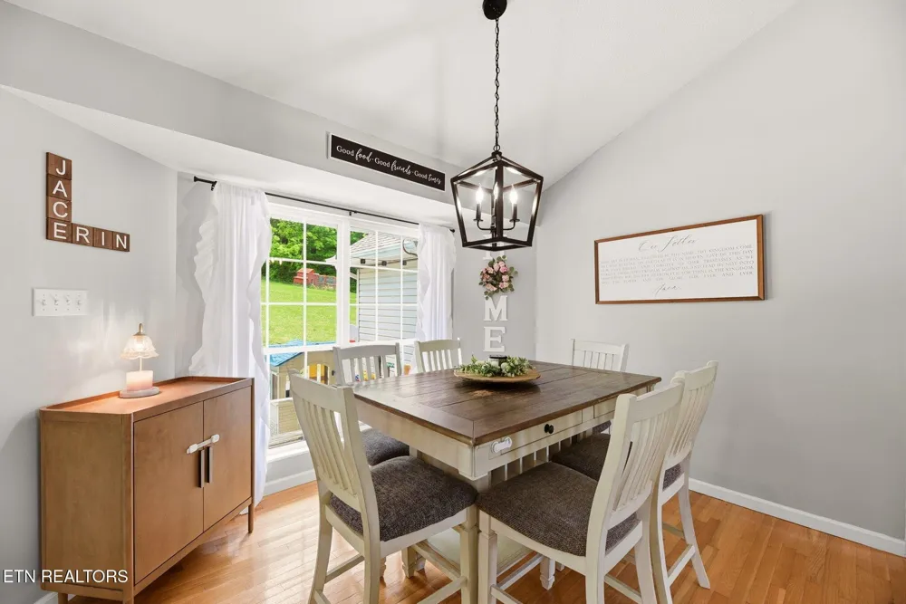 235 Raccoon Valley Rd Maynardville, TN 37807