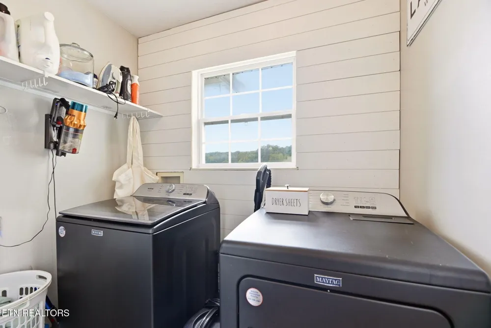 235 Raccoon Valley Rd Maynardville, TN 37807