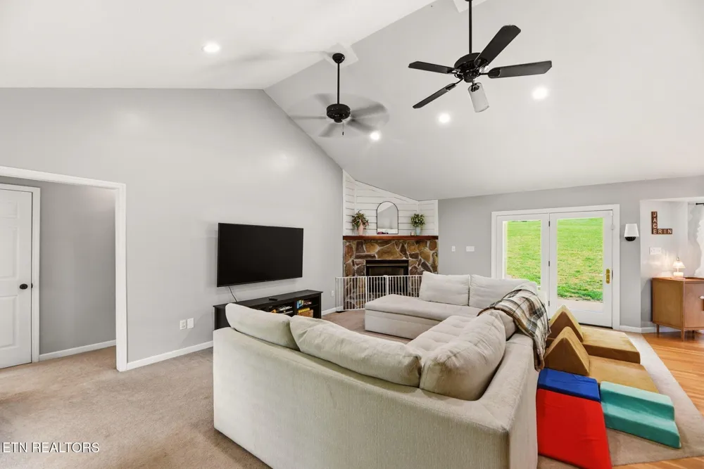 235 Raccoon Valley Rd Maynardville, TN 37807