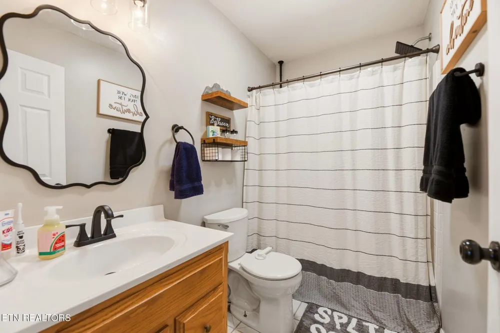 235 Raccoon Valley Rd Maynardville, TN 37807
