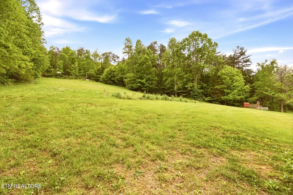 235 Raccoon Valley Rd Maynardville, TN 37807