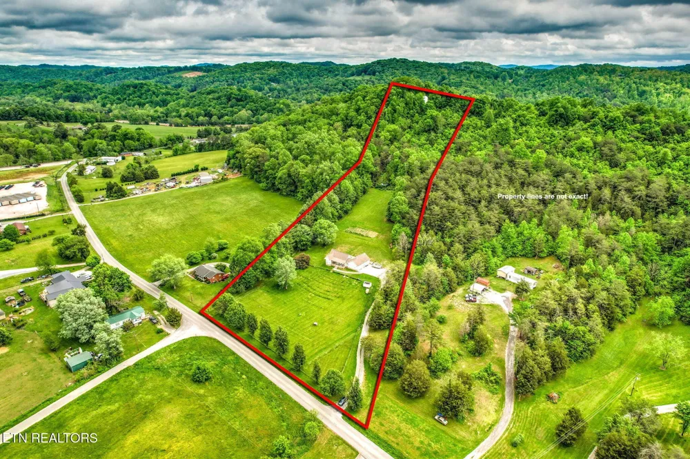 235 Raccoon Valley Rd Maynardville, TN 37807