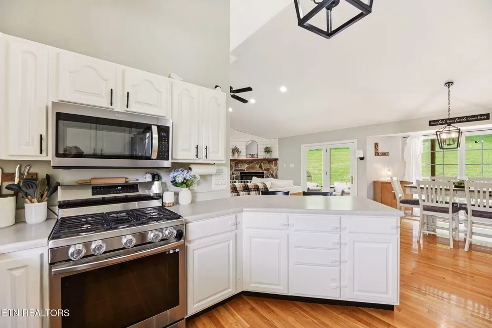 235 Raccoon Valley Rd Maynardville, TN 37807