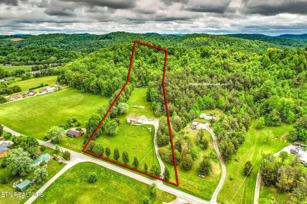 235 Raccoon Valley Rd Maynardville, TN 37807