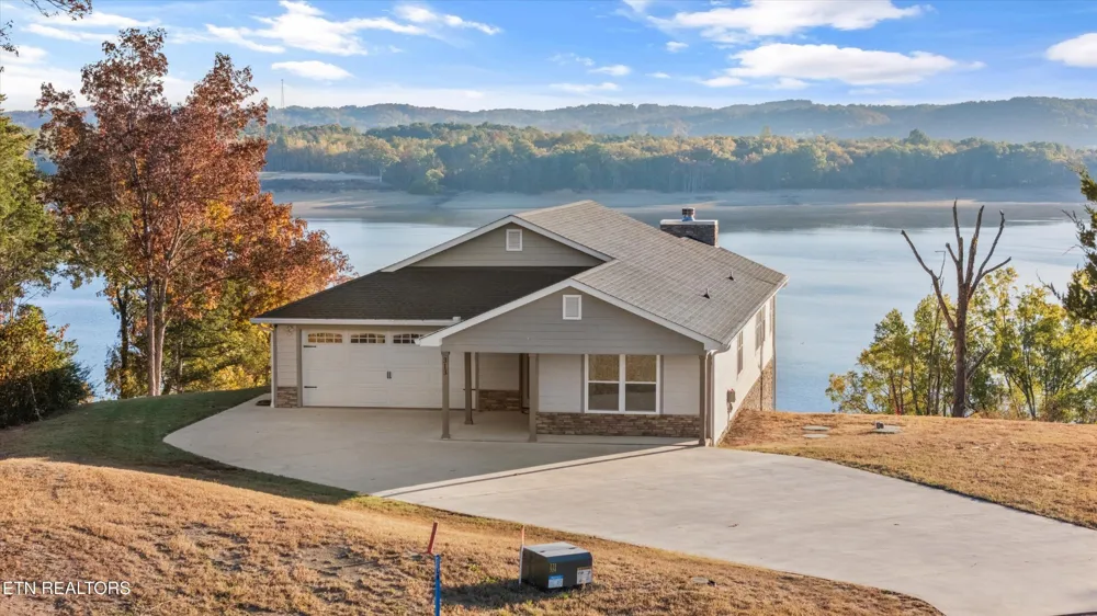 313 Sunrise Tr Dandridge, TN 37725
