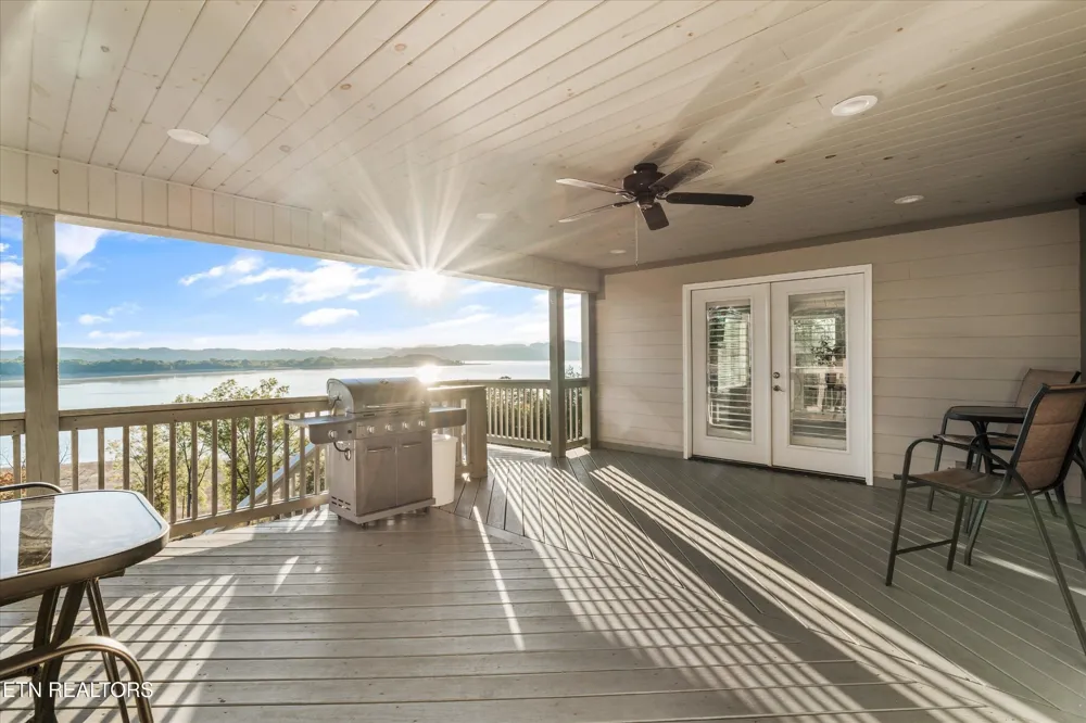 313 Sunrise Tr Dandridge, TN 37725