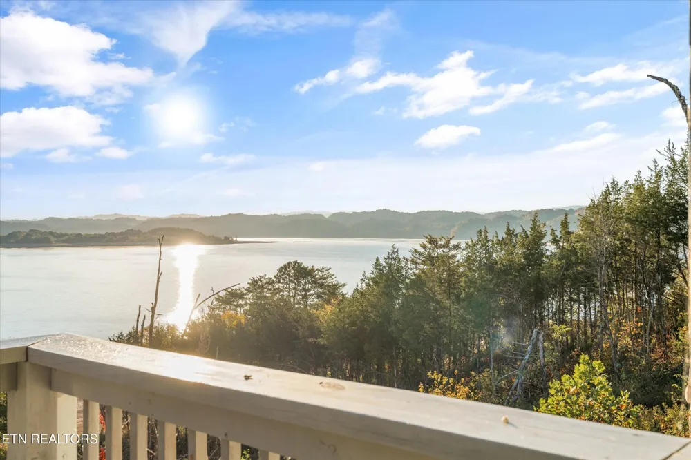313 Sunrise Tr Dandridge, TN 37725