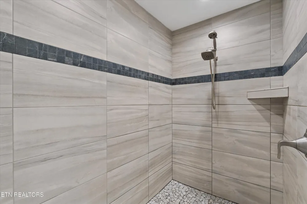 313 Sunrise Tr Dandridge, TN 37725