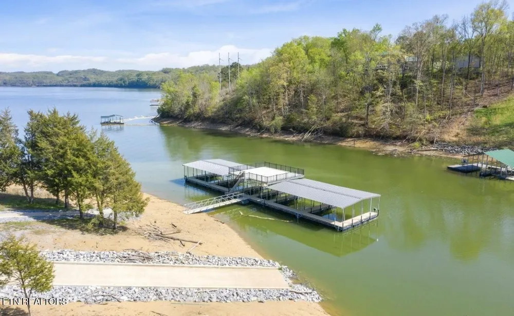 313 Sunrise Tr Dandridge, TN 37725