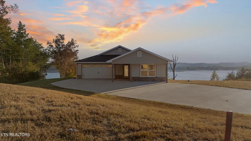 313 Sunrise Tr Dandridge, TN 37725