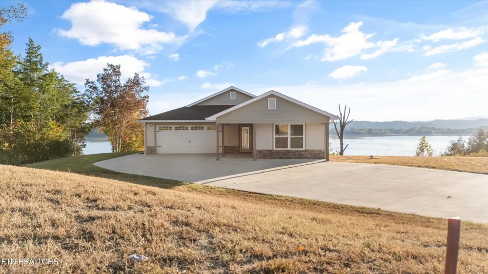 313 Sunrise Tr Dandridge, TN 37725