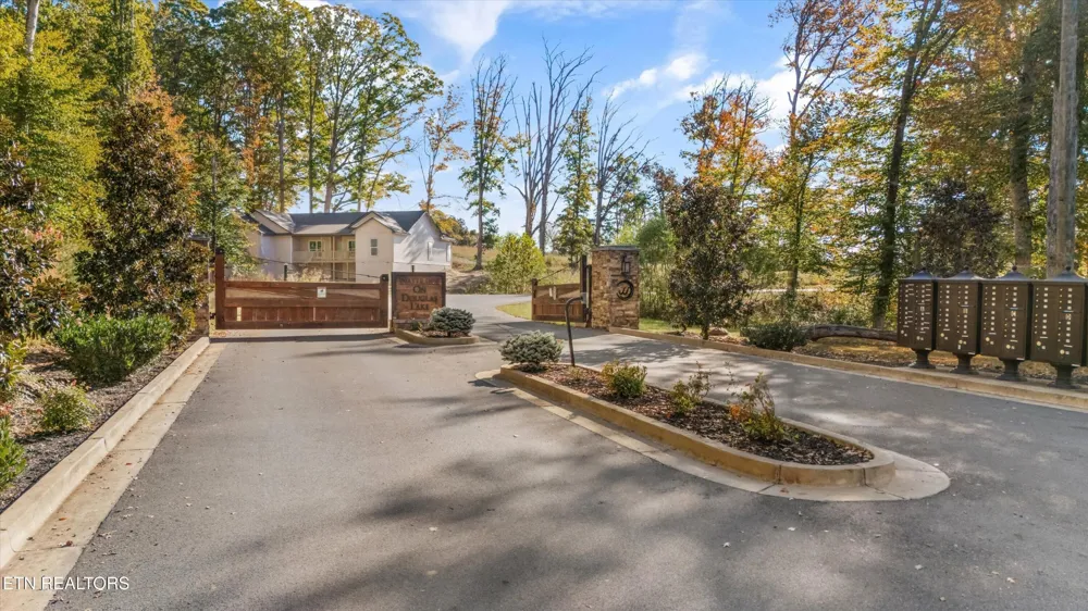 313 Sunrise Tr Dandridge, TN 37725