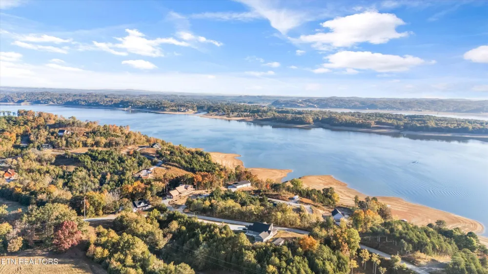 313 Sunrise Tr Dandridge, TN 37725