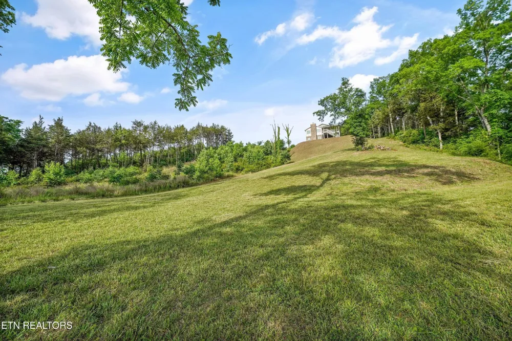 313 Sunrise Tr Dandridge, TN 37725
