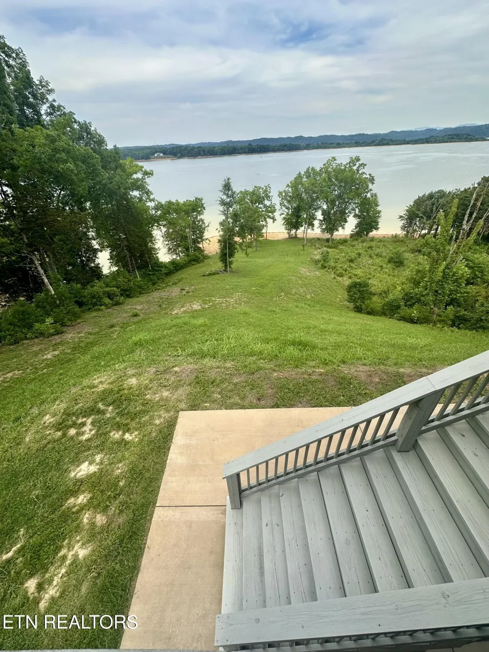 313 Sunrise Tr Dandridge, TN 37725