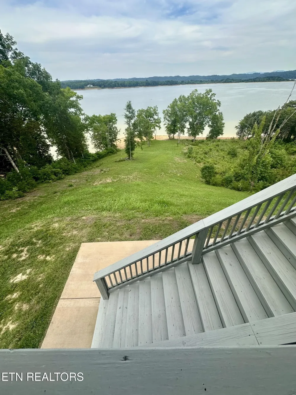 313 Sunrise Tr Dandridge, TN 37725