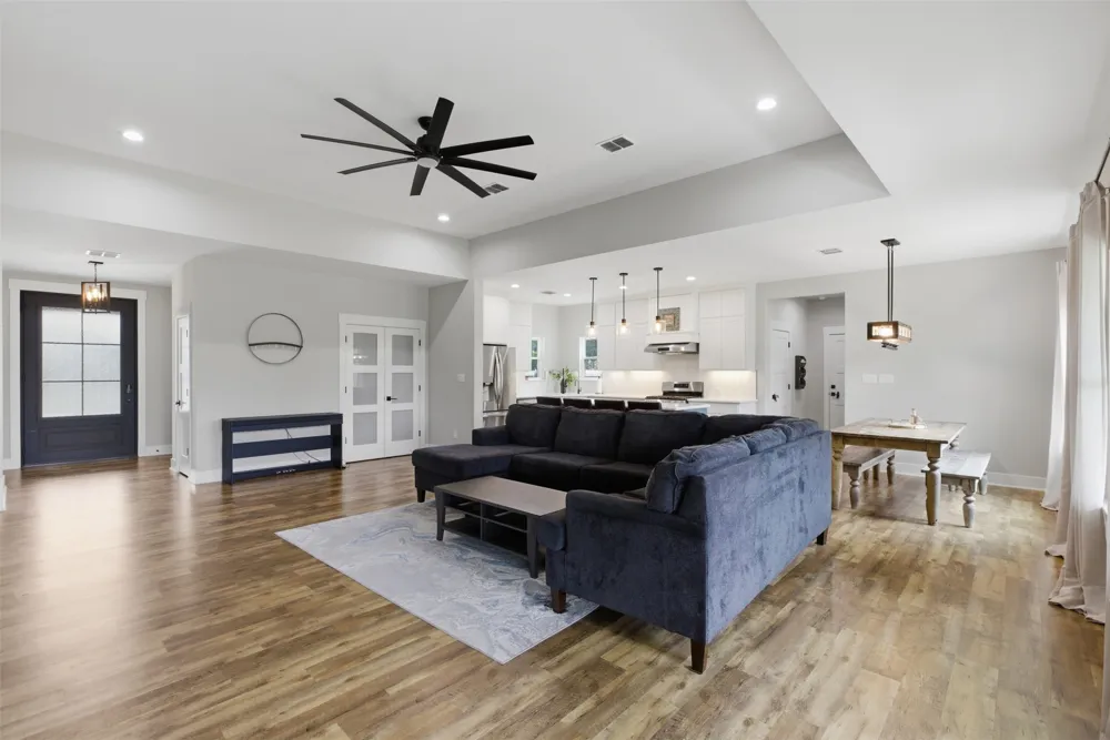 414 Wesley Ridge Drive Spicewood, TX 78669