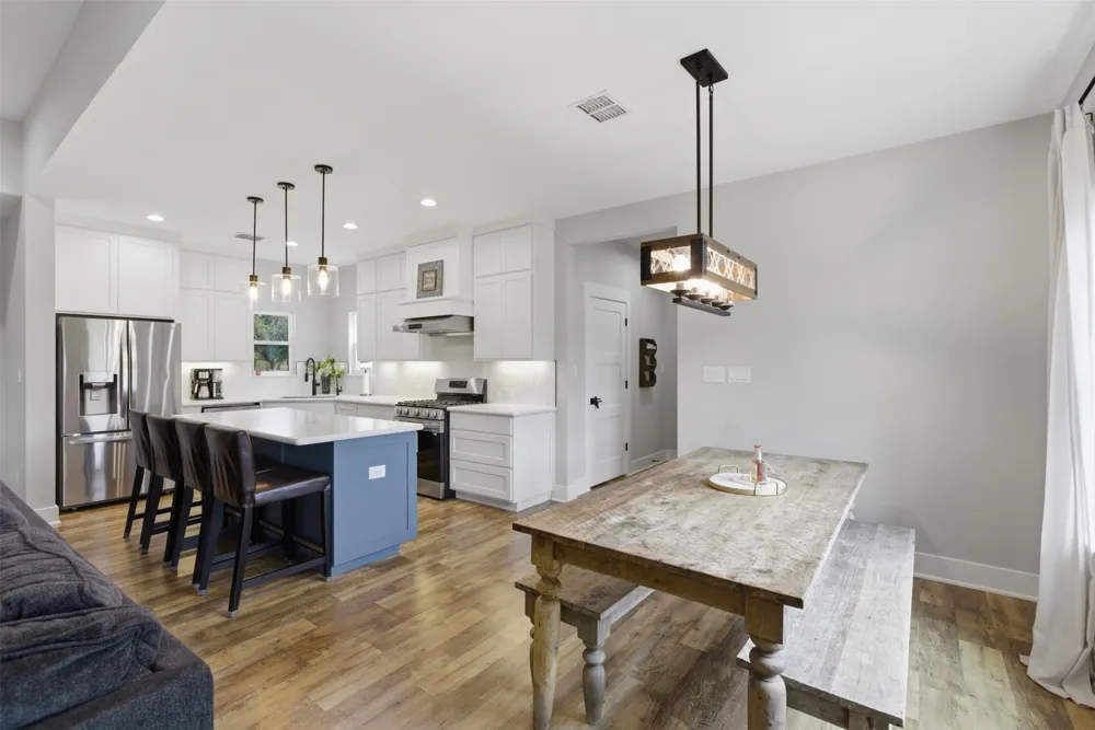 414 Wesley Ridge Drive Spicewood, TX 78669