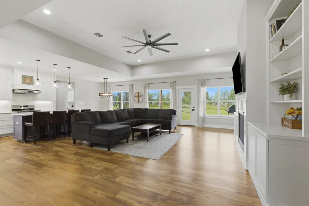414 Wesley Ridge Drive Spicewood, TX 78669