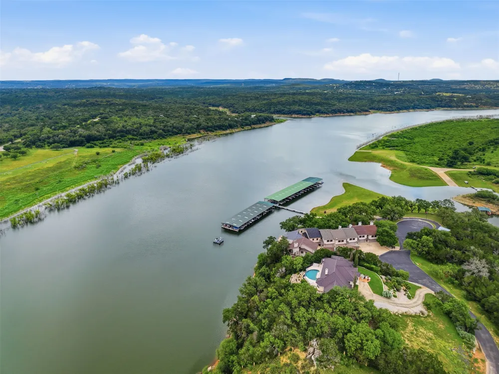 414 Wesley Ridge Drive Spicewood, TX 78669