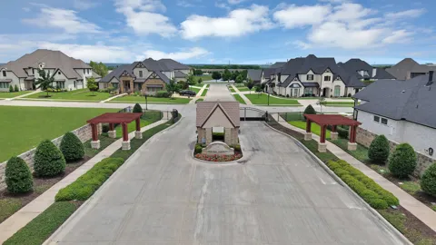 1108 Knoll Crest Drive