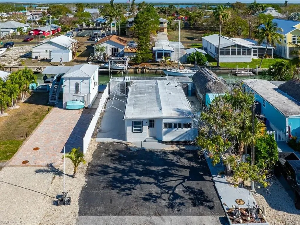 657 Palm Avenue E Goodland, FL 34140