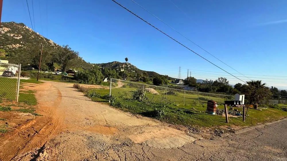 11041 Summit Avenue Santee, CA 92071