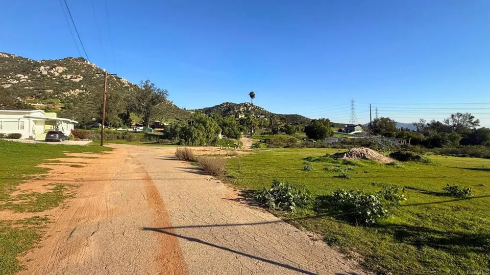 11041 Summit Avenue Santee, CA 92071