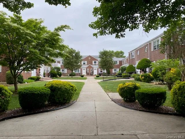 254-25 75th Avenue #2nd fl Glen Oaks, NY 11004