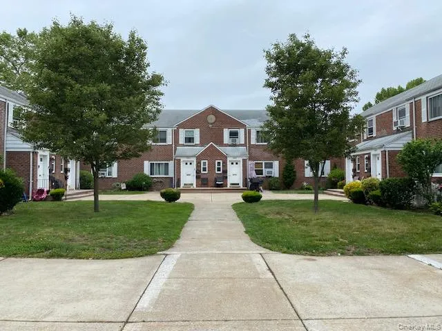 254-25 75th Avenue #2nd fl Glen Oaks, NY 11004