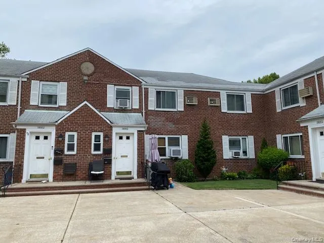 254-25 75th Avenue #2nd fl Glen Oaks, NY 11004