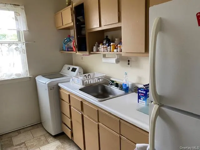 254-25 75th Avenue #2nd fl Glen Oaks, NY 11004