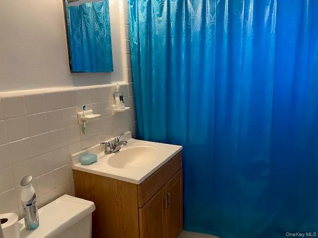 254-25 75th Avenue #2nd fl Glen Oaks, NY 11004