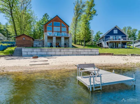3319 S Ogemaw Trail