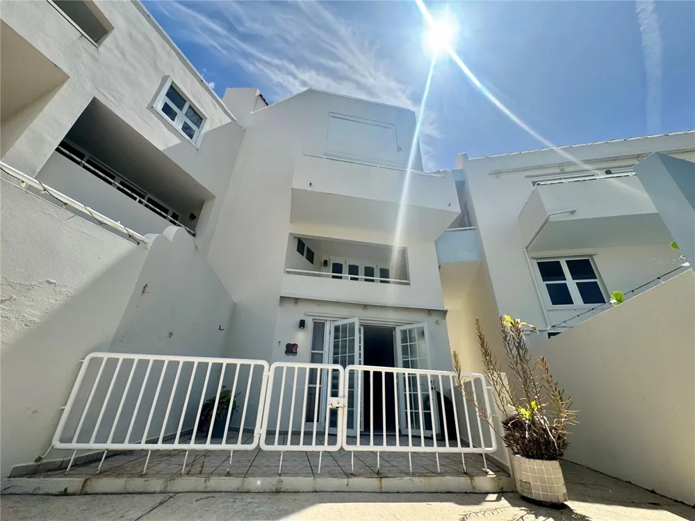 125 HARBOUR DRIVE #8 Humacao, PR 00791