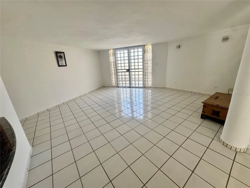 125 HARBOUR DRIVE #8 Humacao, PR 00791