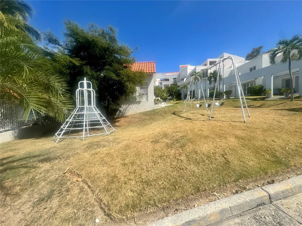 125 HARBOUR DRIVE #8 Humacao, PR 00791