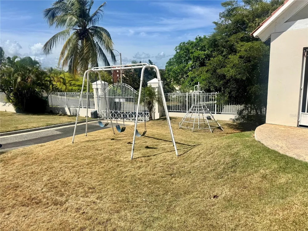 125 HARBOUR DRIVE #8 Humacao, PR 00791