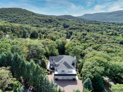 12 Parks Wood Drive