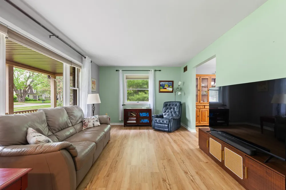 1302 Freer Road Chelsea, MI 48118