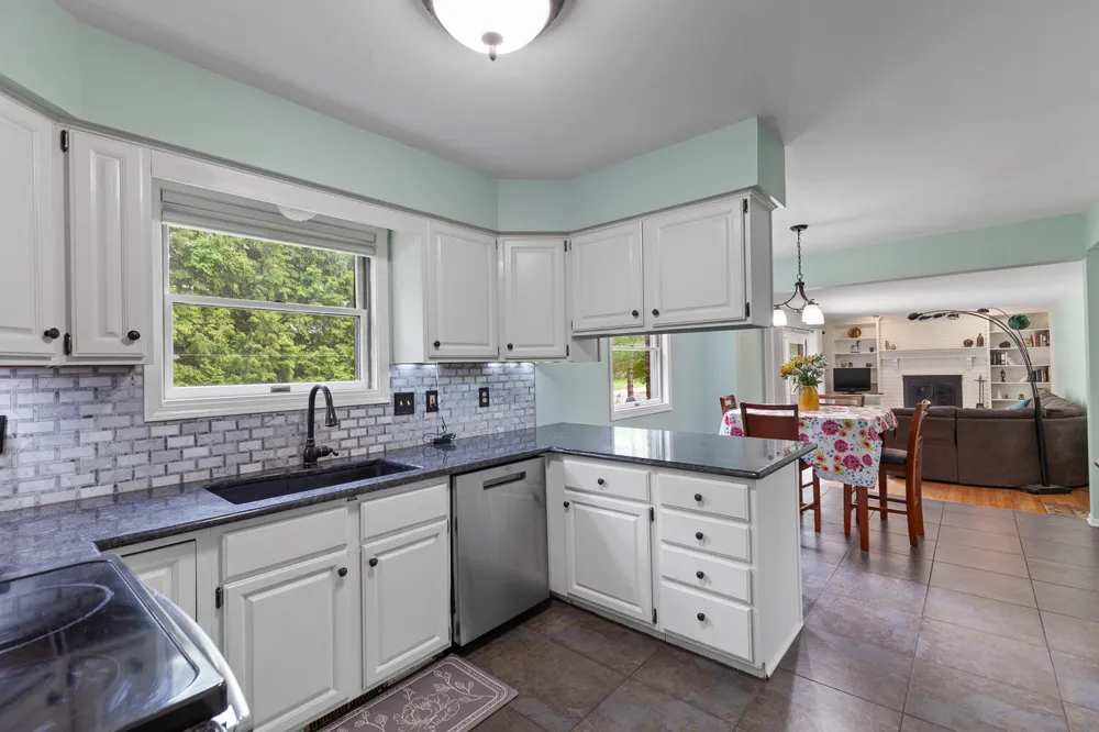 1302 Freer Road Chelsea, MI 48118