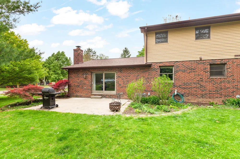 1302 Freer Road Chelsea, MI 48118