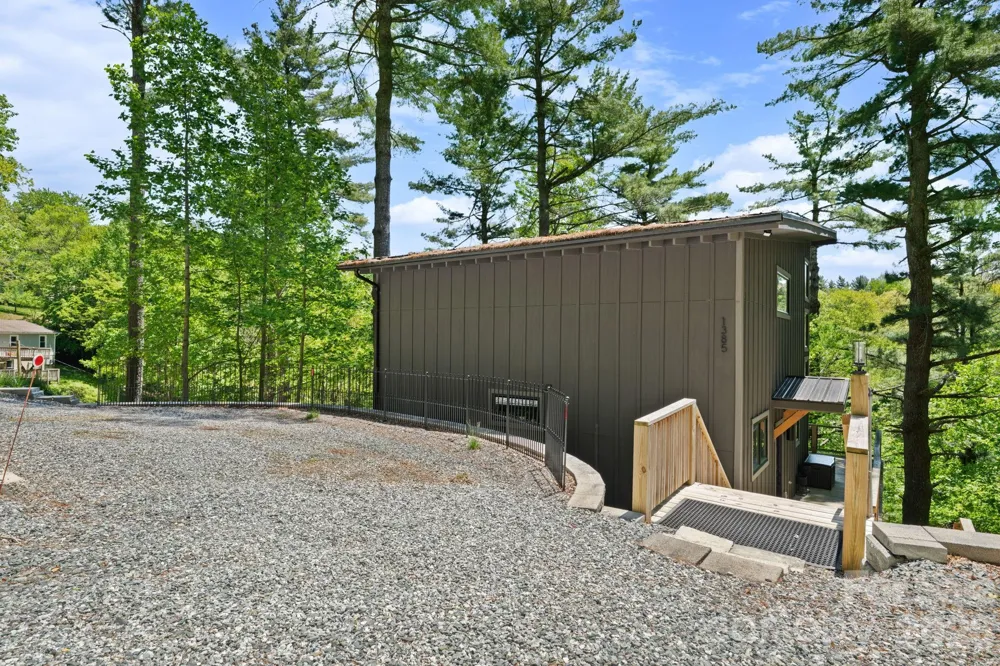 1385 Niley Cook Road Blowing Rock, NC 28605