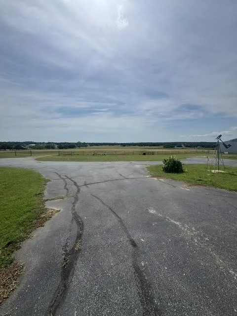 938 County Rd 3341 Paradise, TX 76073