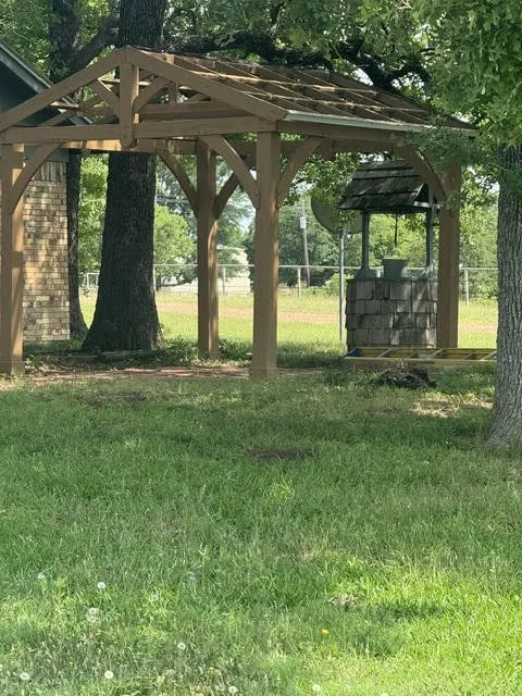 938 County Rd 3341 Paradise, TX 76073
