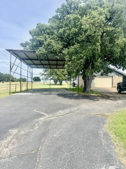 938 County Rd 3341 Paradise, TX 76073