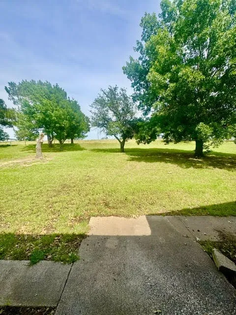 938 County Rd 3341 Paradise, TX 76073