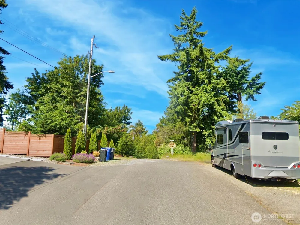 1517 SW 124th Street Burien, WA 98146